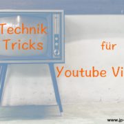Technik Tricks für Youtube Videos Das Foto zeigt einen alten Röhrenfernseher vor einer Wand.